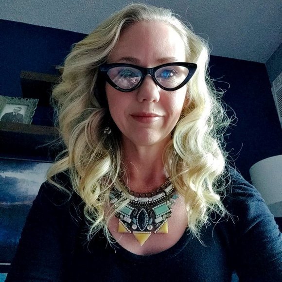 Meet your Posher, Tonya - Picture 1 of 1
